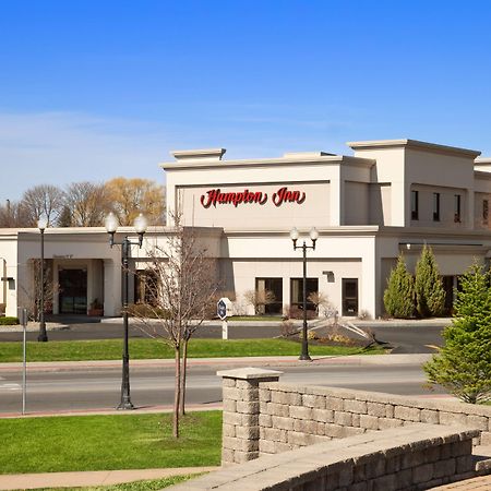Hampton Inn Женева Екстер'єр фото