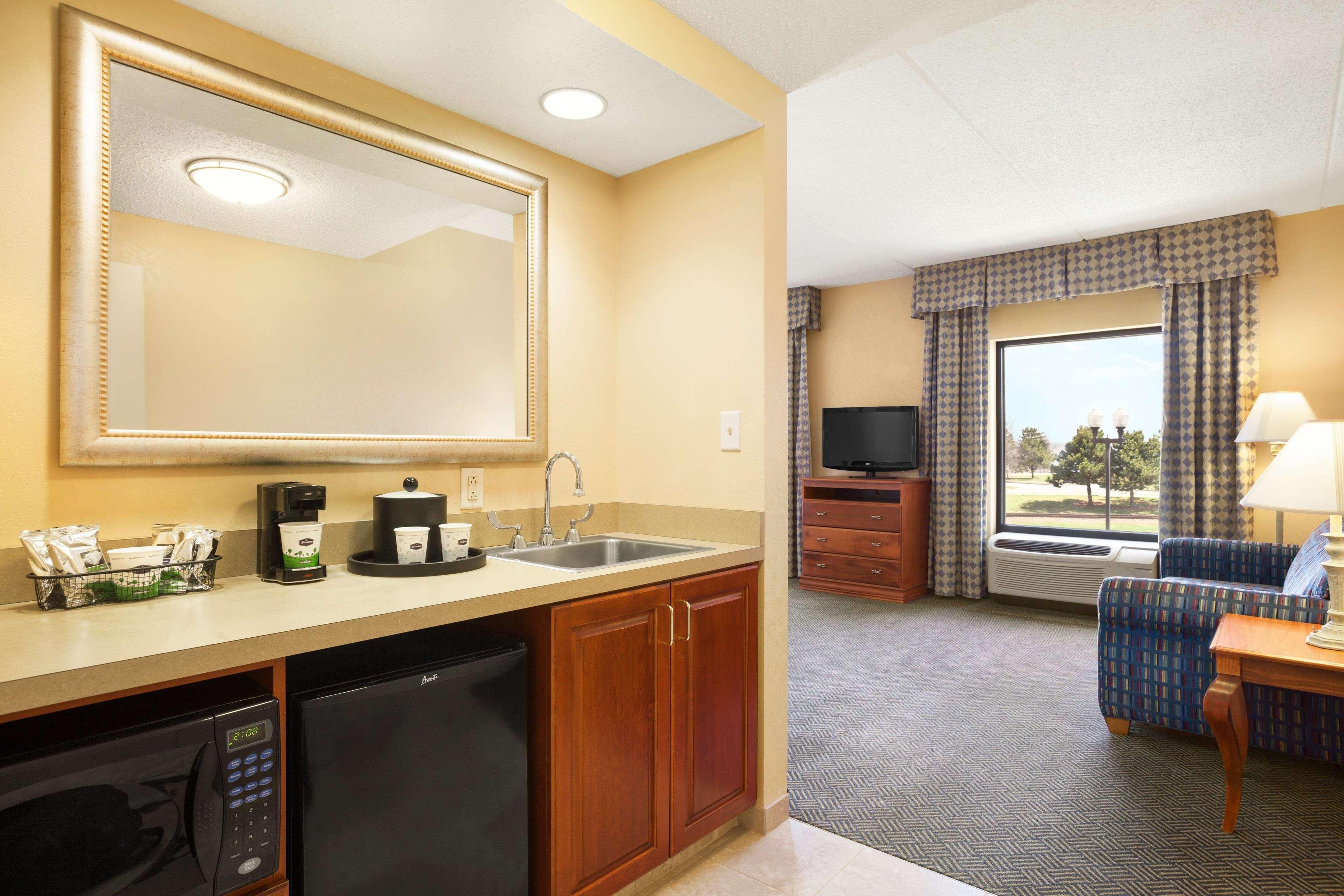 Hampton Inn Женева Екстер'єр фото