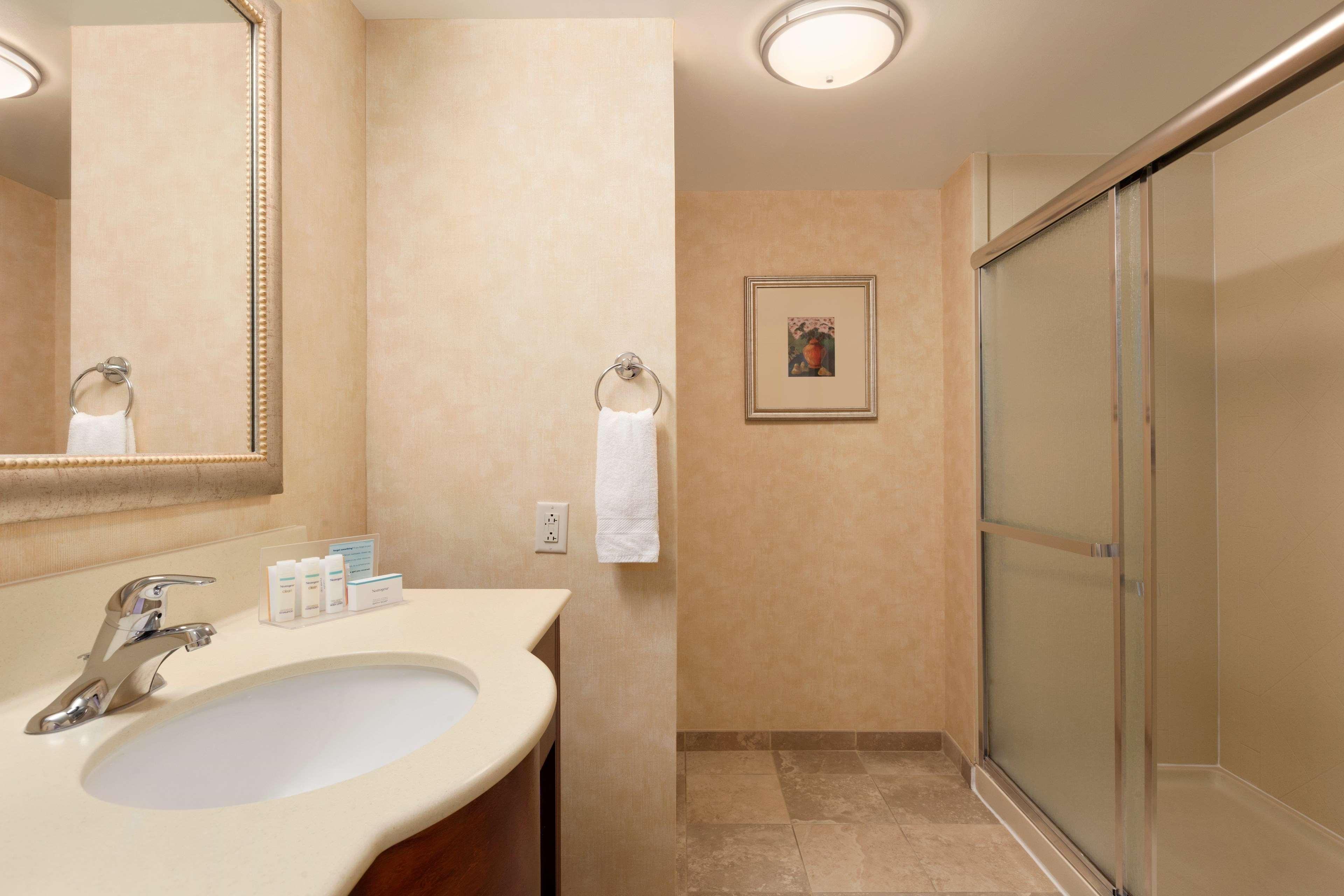 Hampton Inn Женева Екстер'єр фото