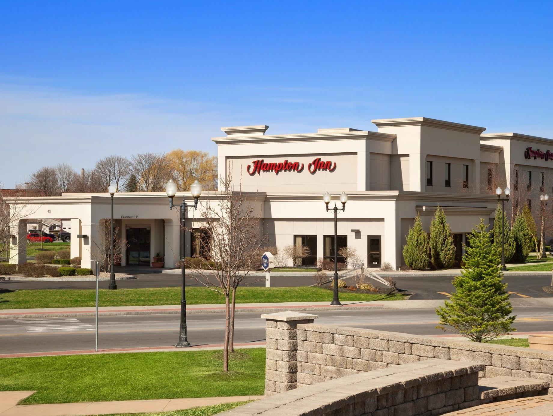 Hampton Inn Женева Екстер'єр фото